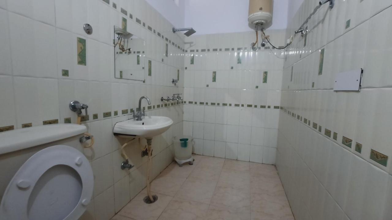 Hotel Holiday Inn Paradise Chandīgarh Buitenkant foto