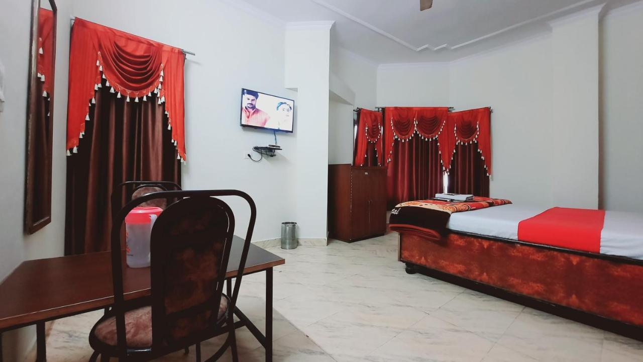 Hotel Holiday Inn Paradise Chandīgarh Buitenkant foto