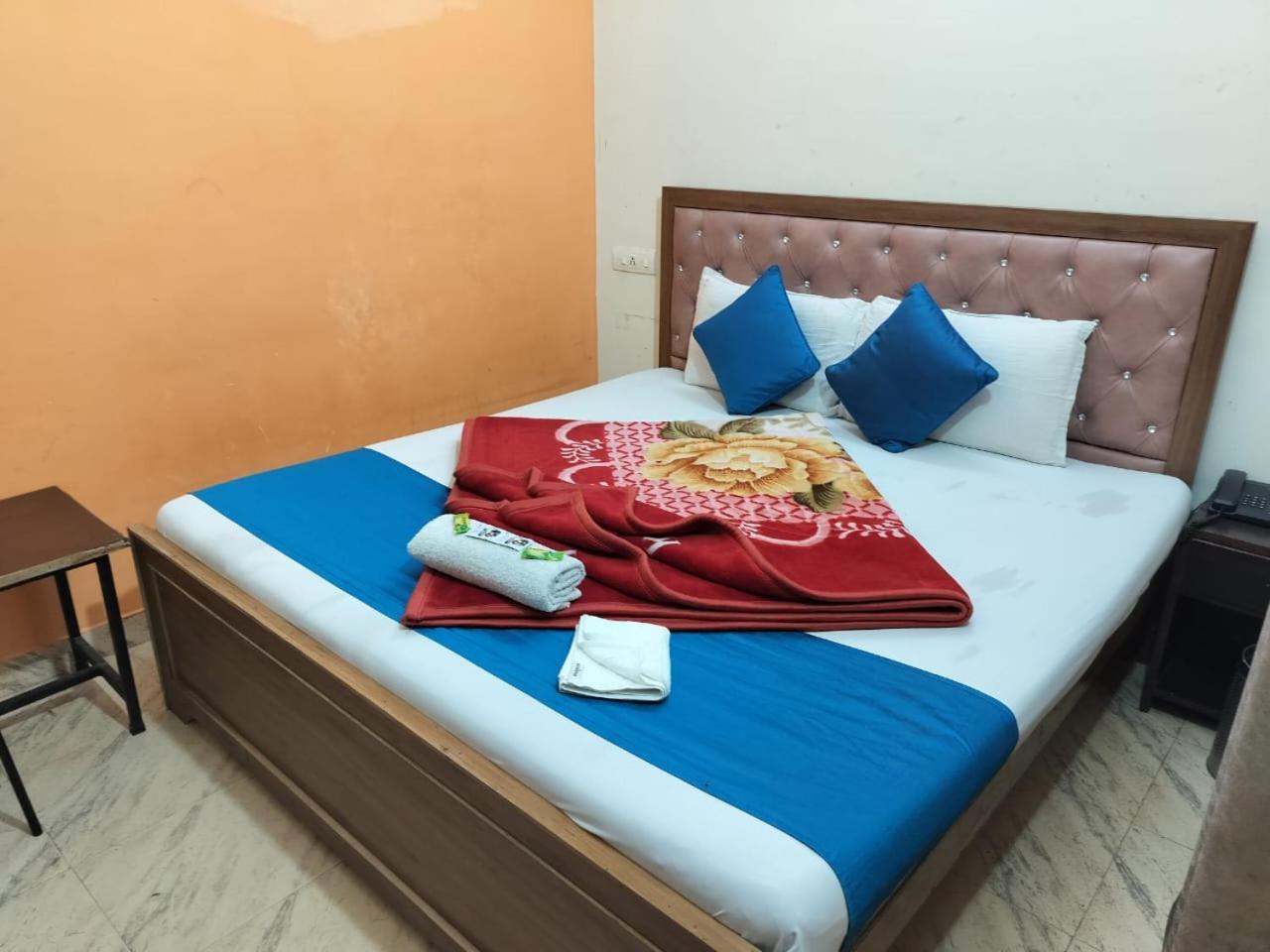Hotel Holiday Inn Paradise Chandīgarh Buitenkant foto