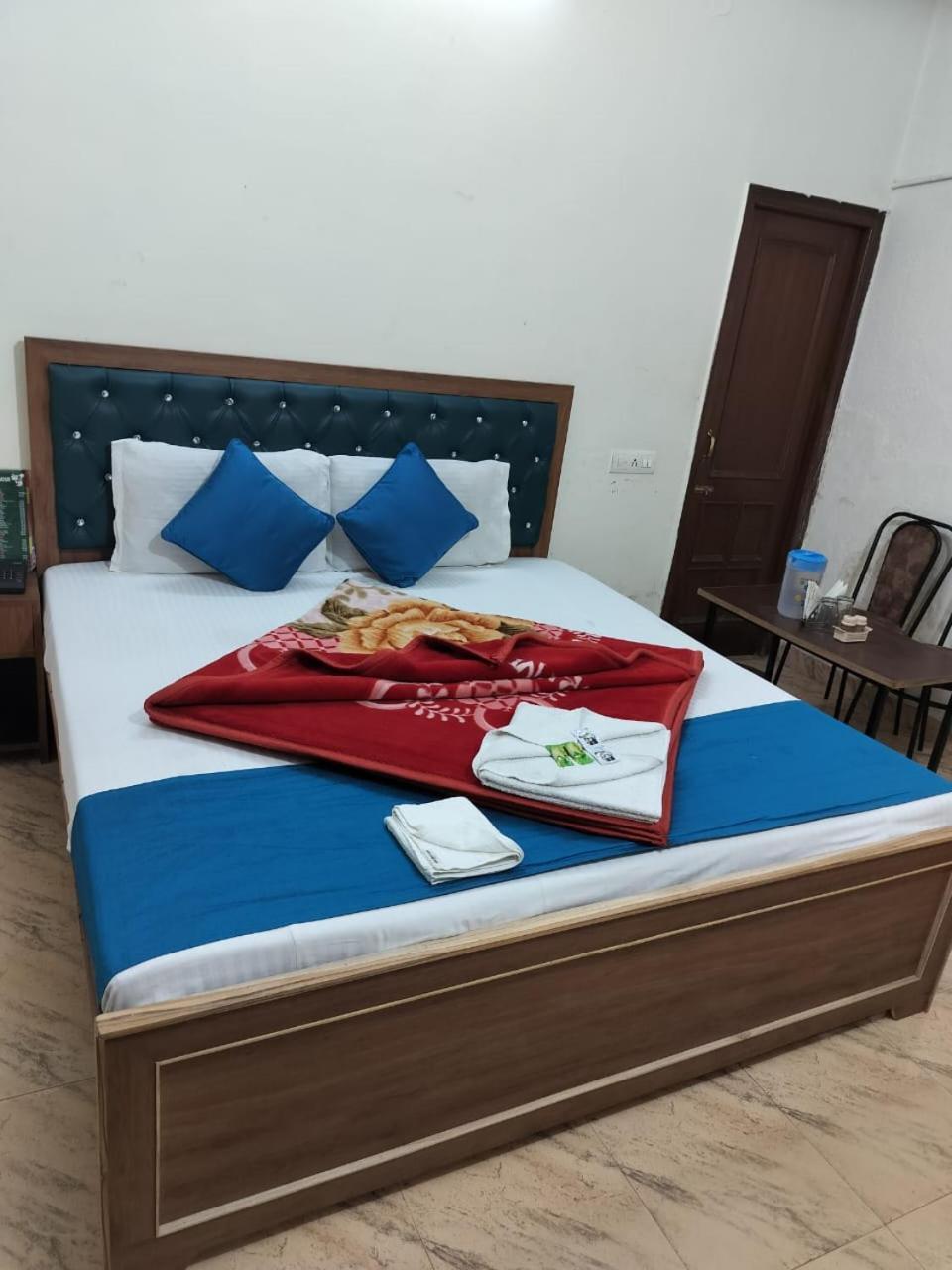 Hotel Holiday Inn Paradise Chandīgarh Buitenkant foto