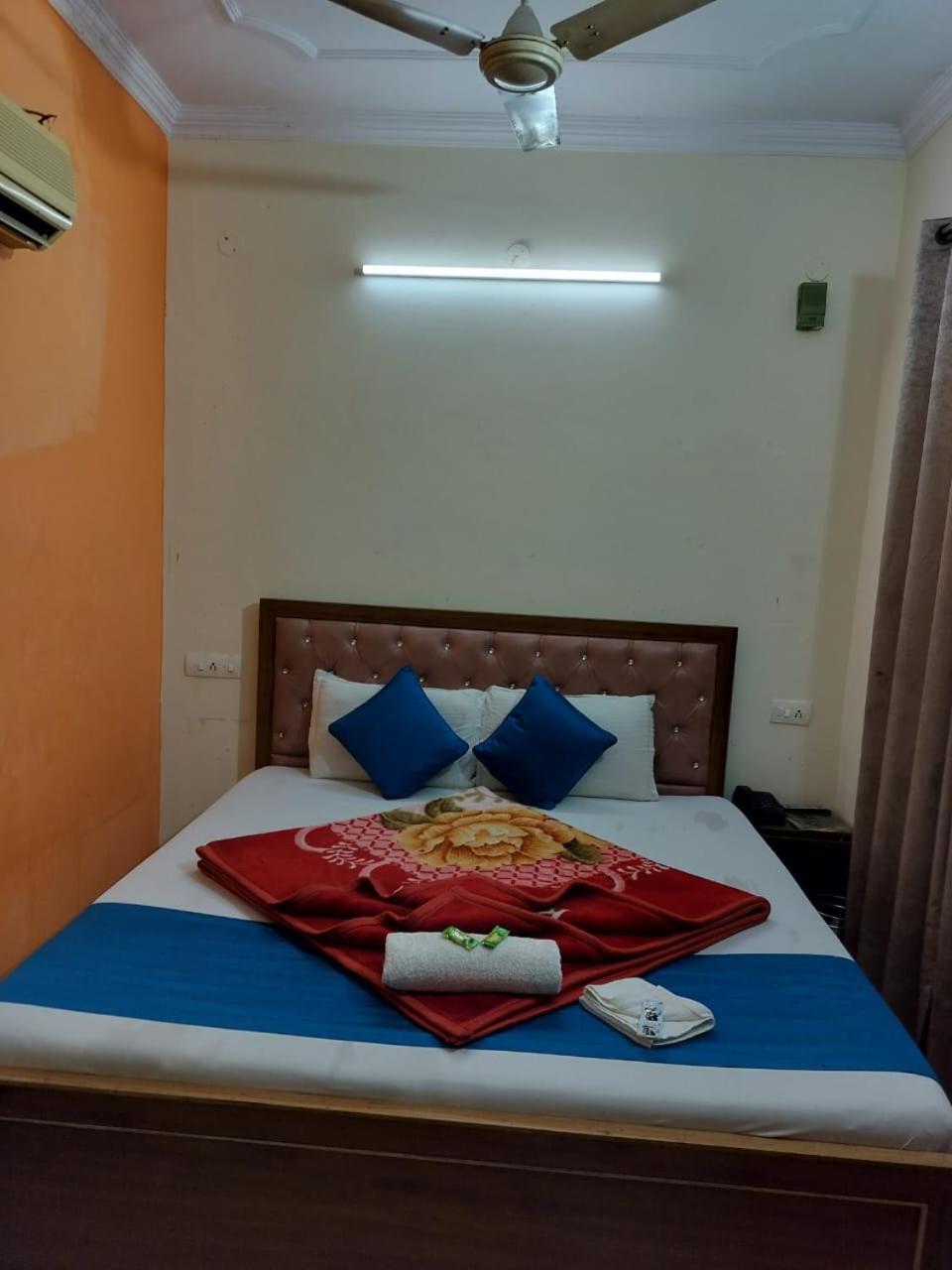 Hotel Holiday Inn Paradise Chandīgarh Buitenkant foto